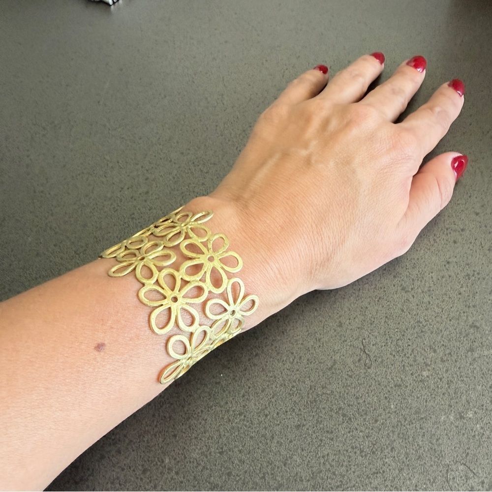 Elegant Gold Tone Floral Open Cuff Bracelet